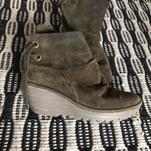 FLY London Yebi Boot Olive Green